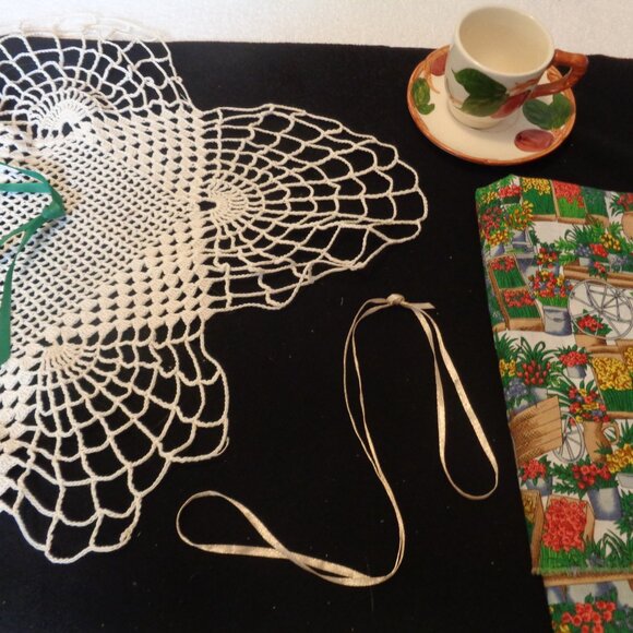 FRANCISAN SM APPLE CUP & SAUCER OLD LG DOILY RIBBONS GARDEN FABRIC LOT - Picture 11 of 16